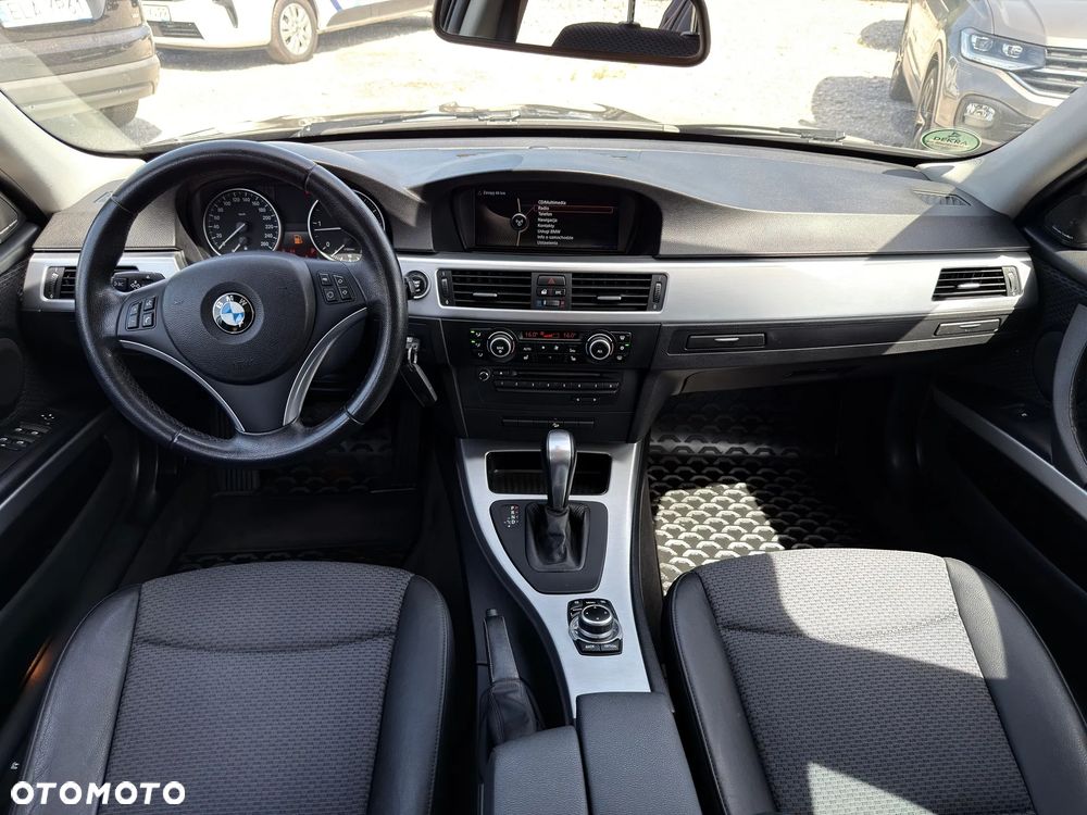 BMW Seria 3 320d xDrive DPF Edition Lifestyle - 24