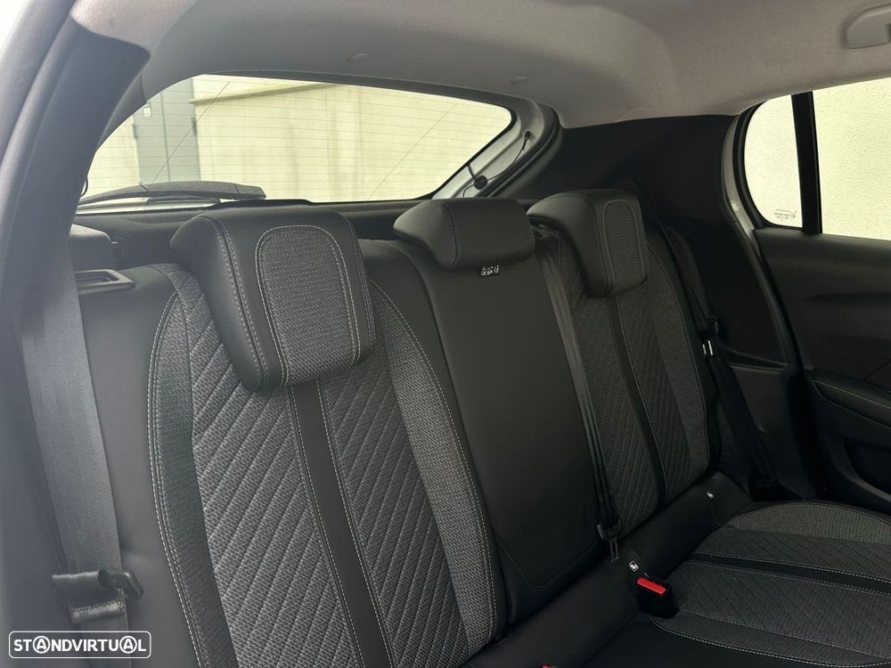 Peugeot 208 1.2 Hybrid Allure e-DCS6 - 9