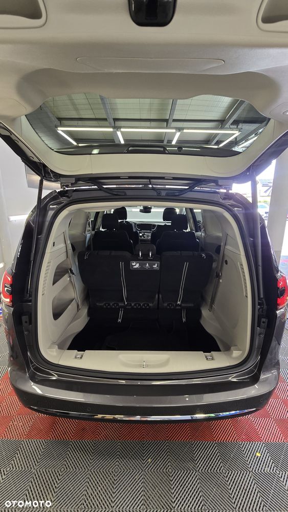 Chrysler Pacifica - 13