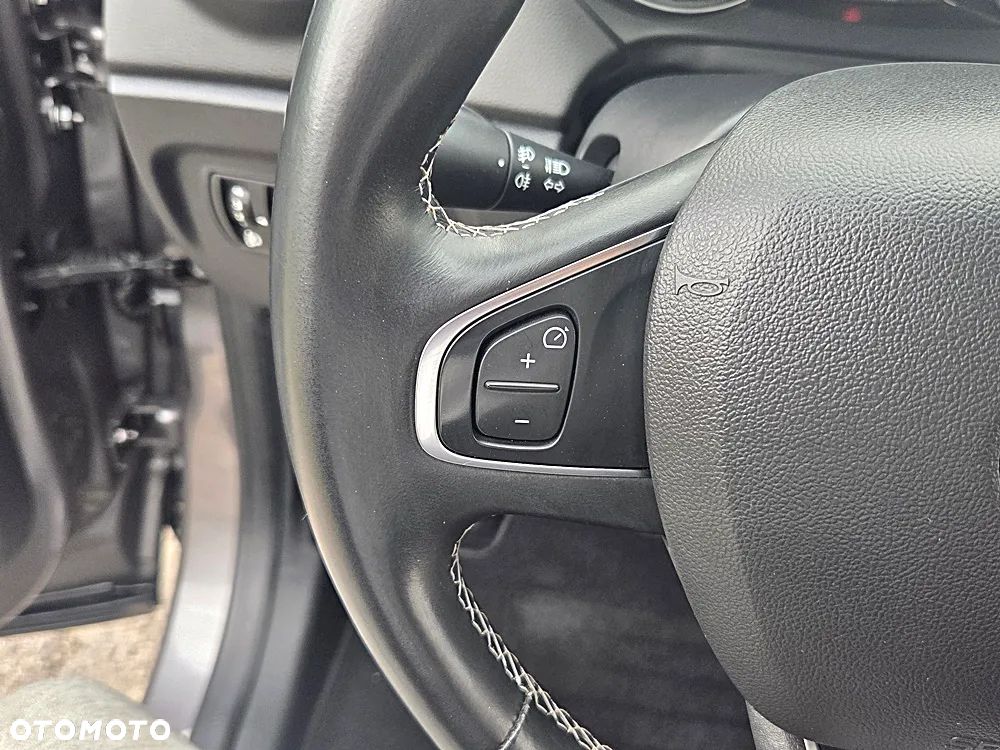 Renault Captur (ENERGY) TCe 90 BOSE EDITION - 27