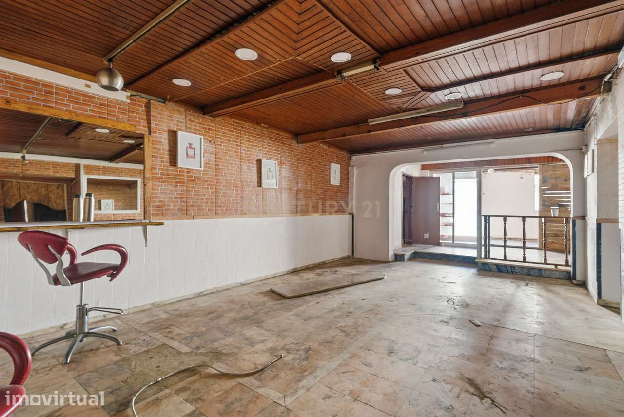 Imóvel comercial no centro da Merceana concelho de Alenquer, composto - Grande imagem: 5/22