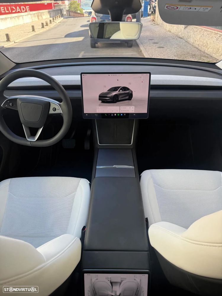 Tesla Model Y - 15