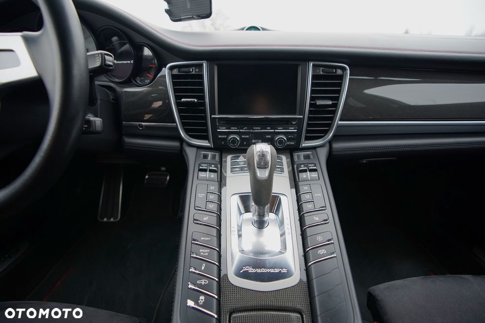 Porsche Panamera GTS - 16