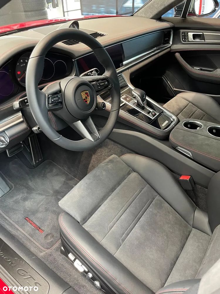 Porsche Panamera GTS - 32