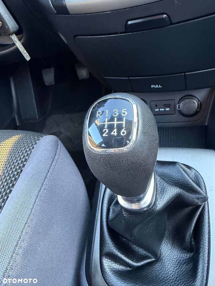 Hyundai i30 1.6 CRDi Comfort EU5 - 15