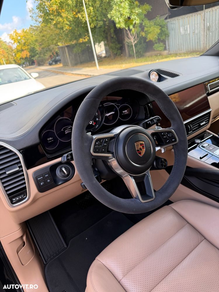 Porsche Cayenne Standard - 8