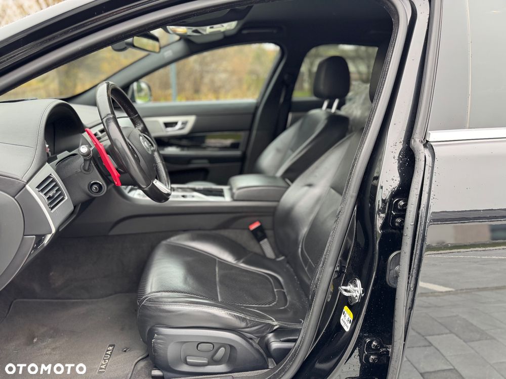 Jaguar XF 3.0 V6 D Premium Luxury - 13