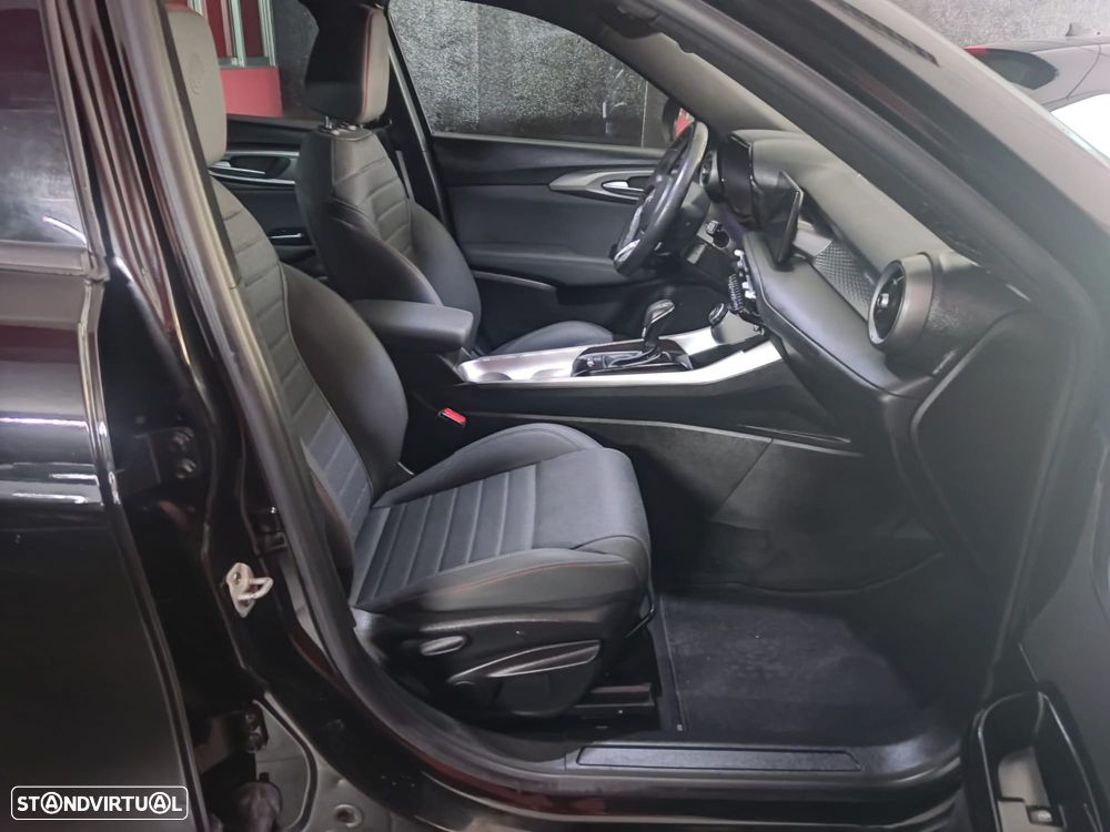 Alfa Romeo Tonale 1.3 Plug-In Hybrid Sprint e-AWD - 3
