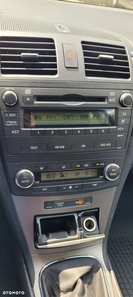 Toyota Avensis 2.2 D-4D Sol Plus - 10