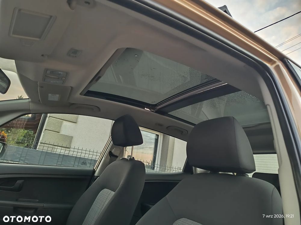 Kia Venga 1.4 CVVT Vision - 17