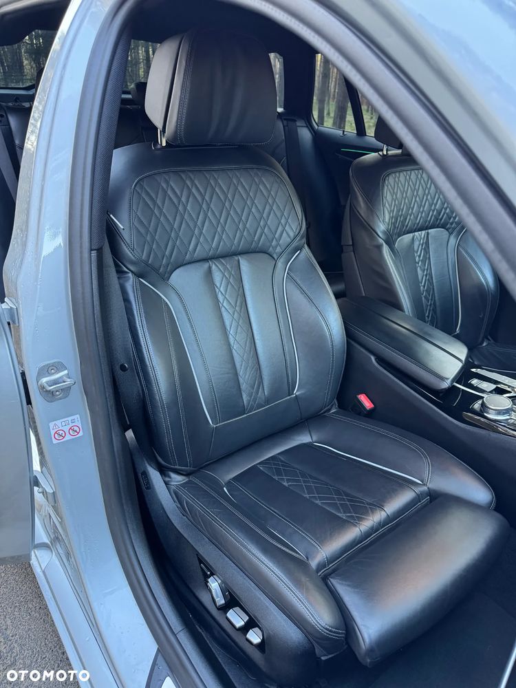 BMW Seria 5 530i xDrive Sport Line sport - 37