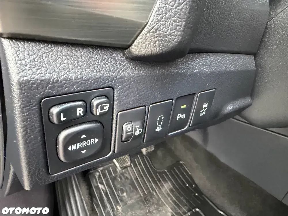 Toyota Auris 2.0 D-4D Edition - 18