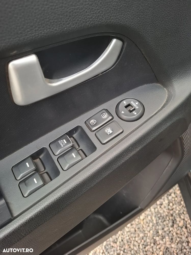 Kia Sportage 1.7 DSL MT 4x2 PREMIUM - 19