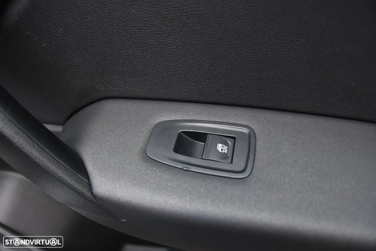 Renault Captur 1.5 dCi Exclusive EDC - 30
