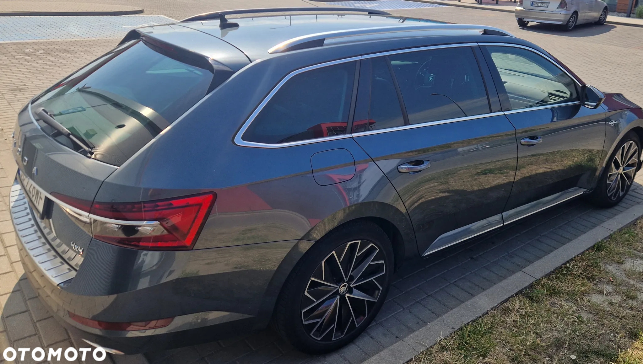 Skoda Superb 2.0 TDI 4x4 L&K DSG - 5