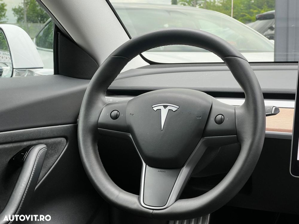 Tesla Model 3 Standard Reichweite Plus Hinterradantrieb - 10