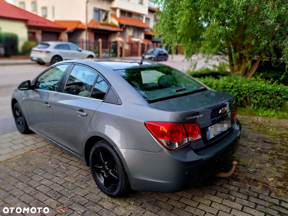 Chevrolet Cruze 1.8 LT - 8