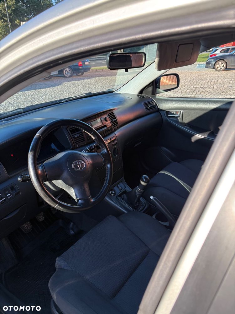 Toyota Corolla - 5