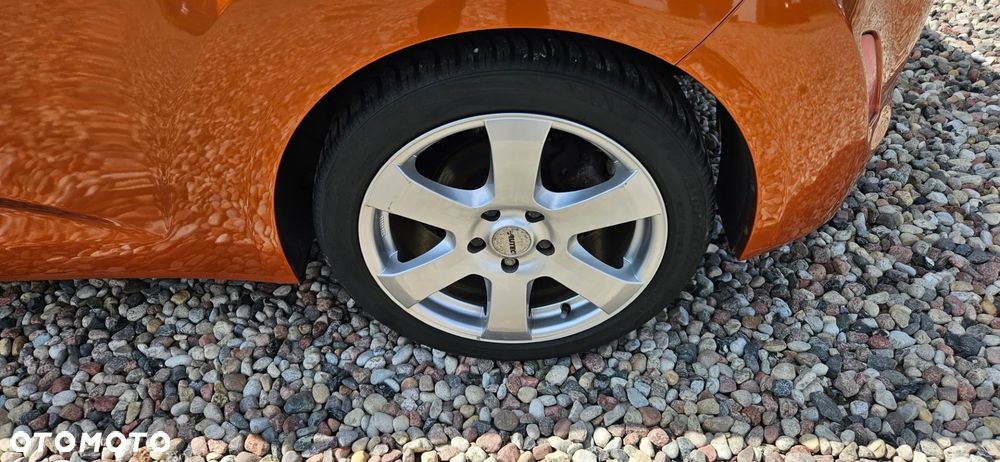 Hyundai Veloster - 16