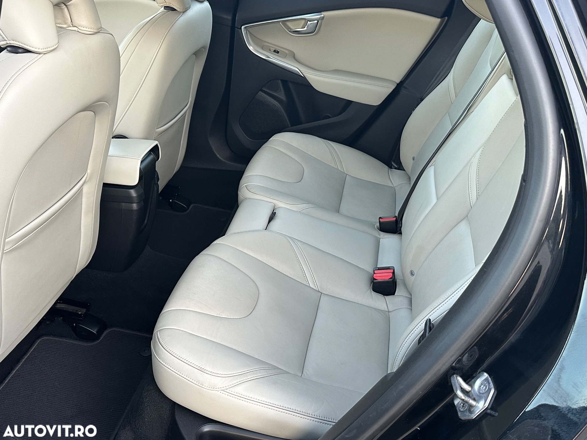 Volvo V40 D4 Summum - 8