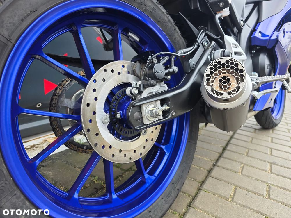 Yamaha YZF - 22