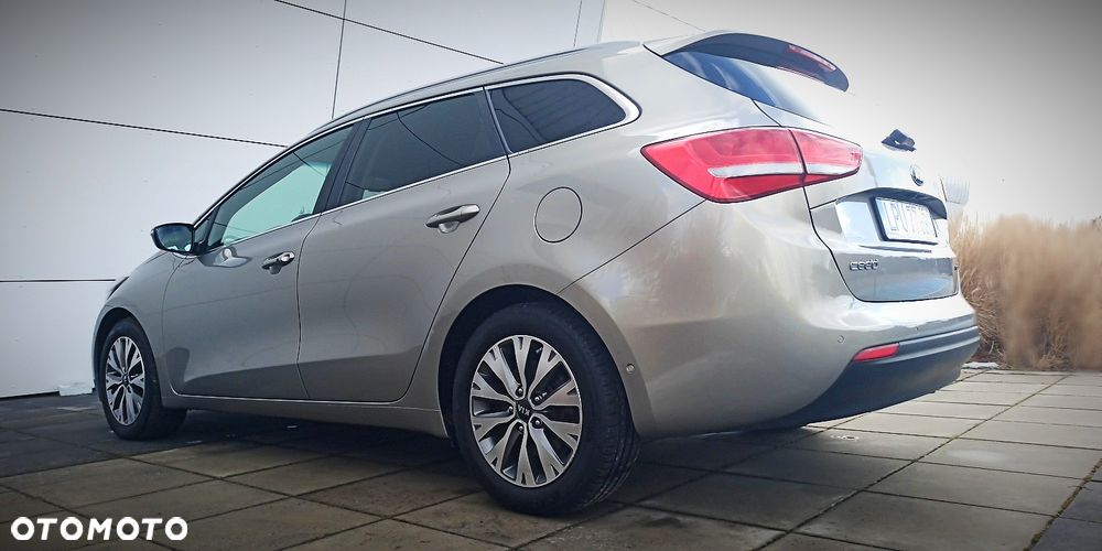 Kia Ceed 1.6 CRDi 136 DCT ISG Platinum Edition - 11
