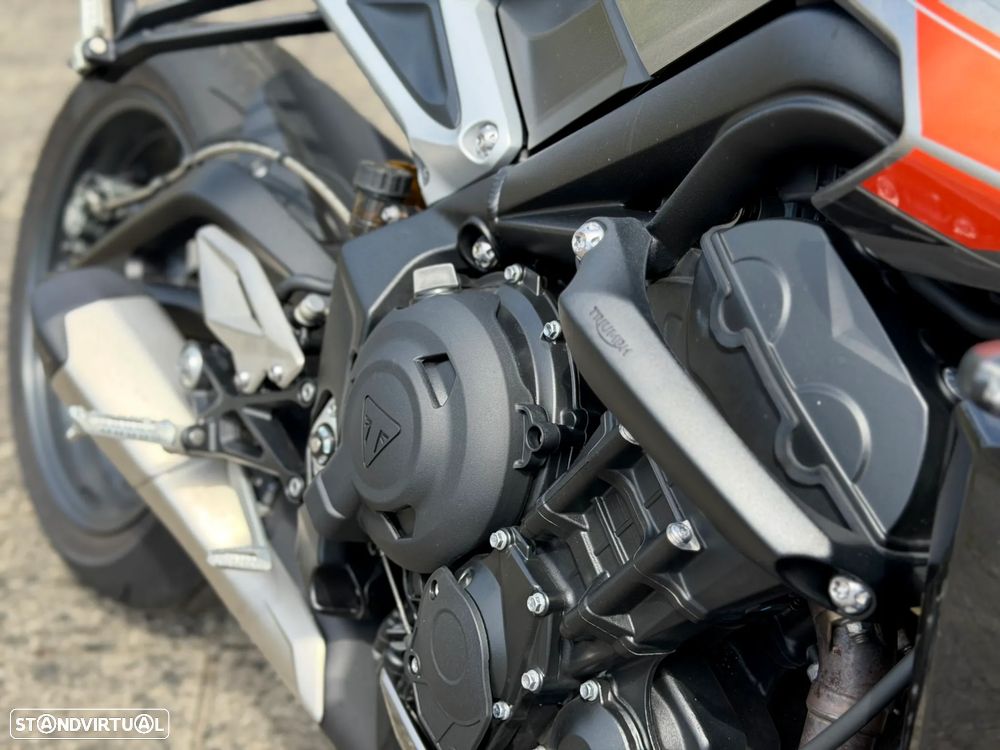 Triumph Street Triple 765 RS - 14