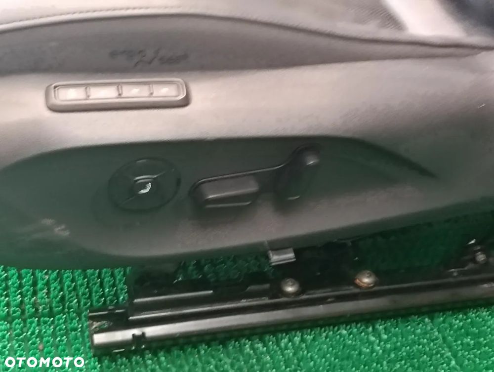 SKODA SUPERB KOM od 2024r Fotele Kanapy - 3