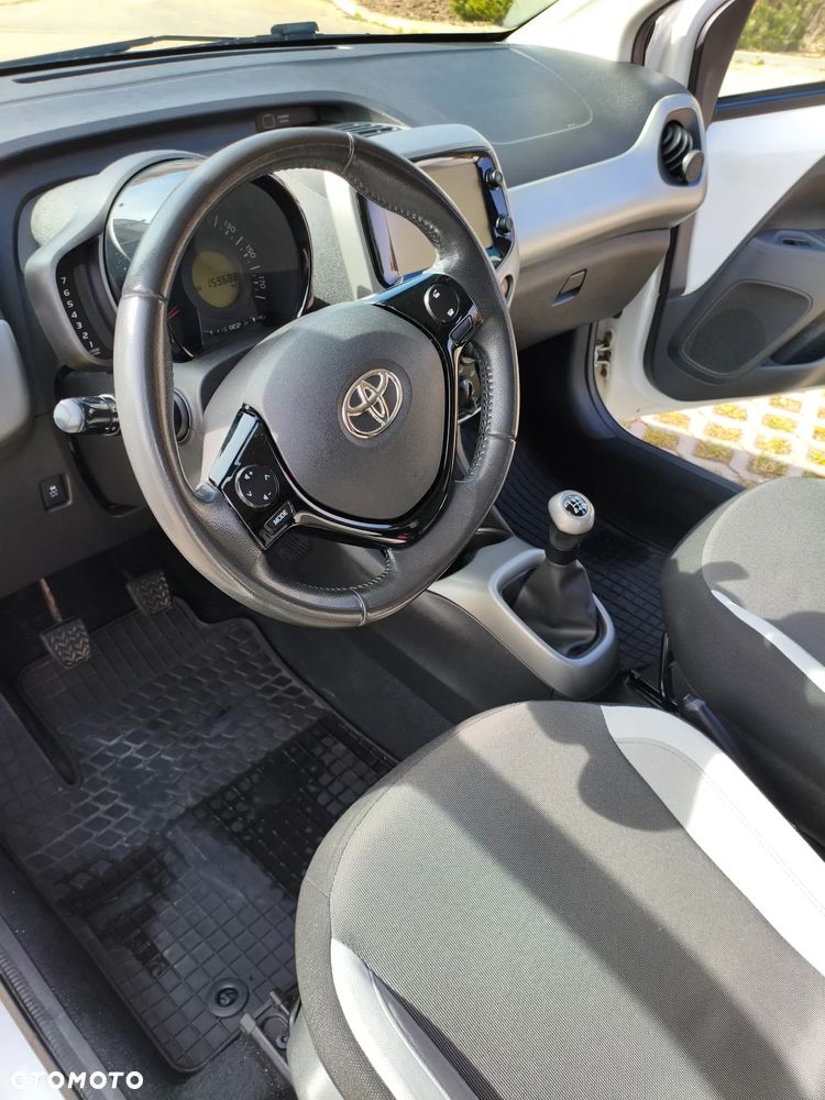 Toyota Aygo x-play - 9