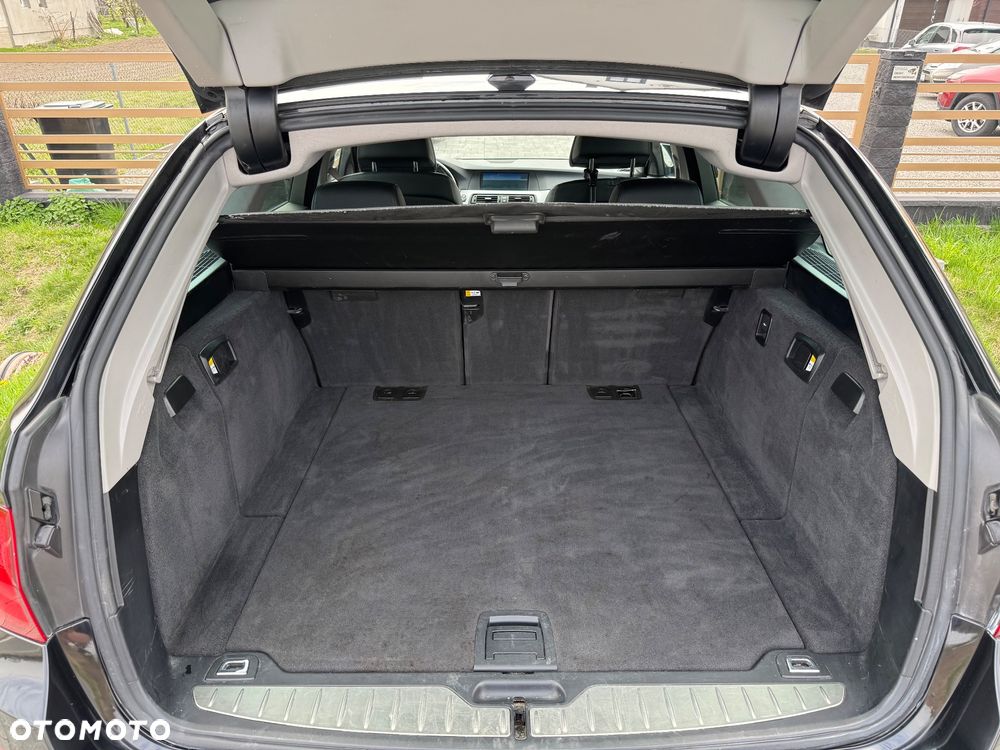 BMW Seria 5 525d Sport-Aut Luxury Line - 26