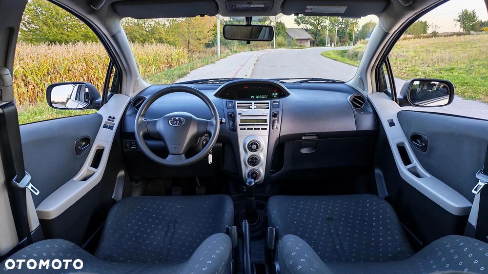 Toyota Yaris 1.0 VVT-i Sol - 25