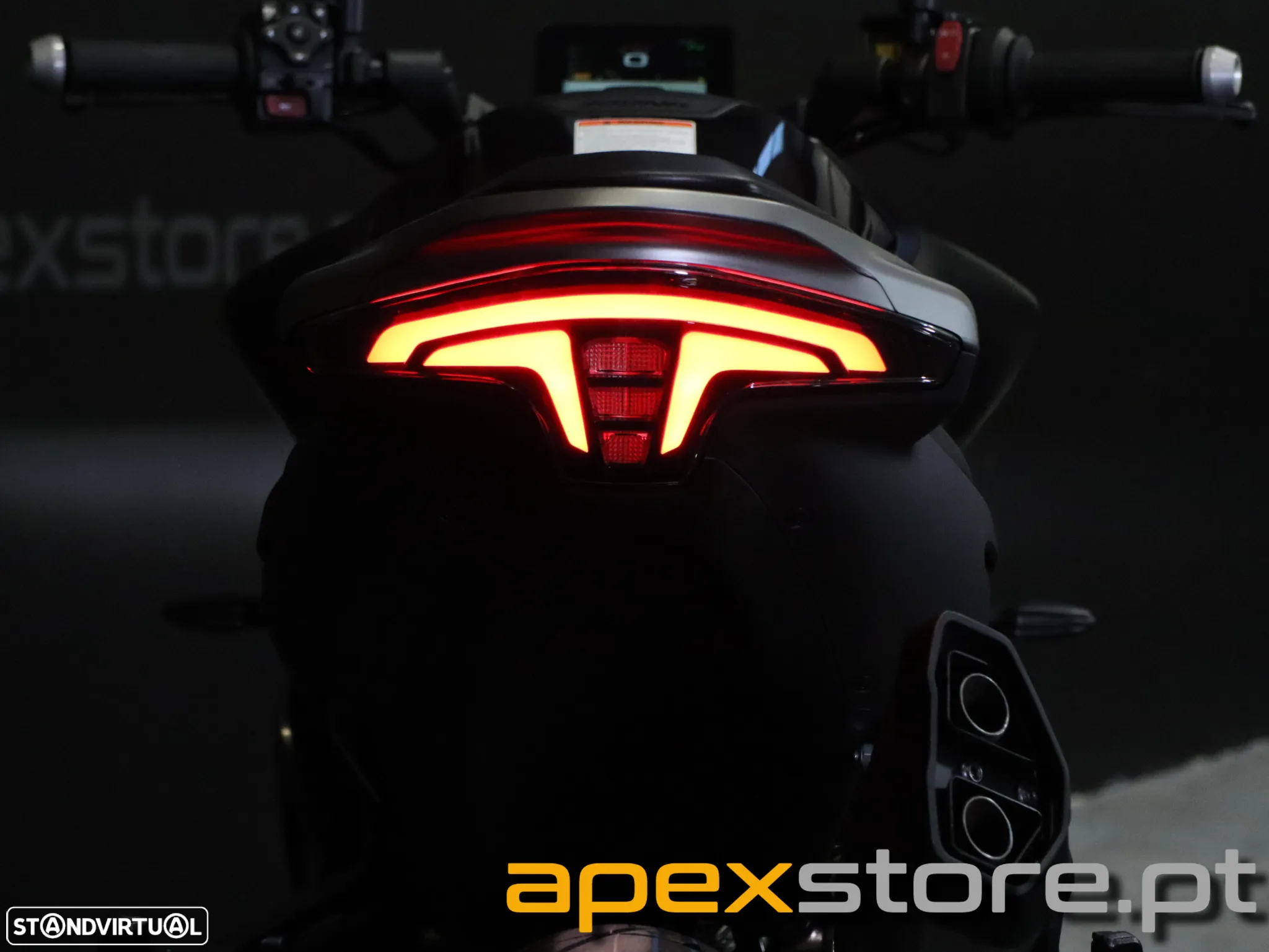 CF Moto 800NK - 8