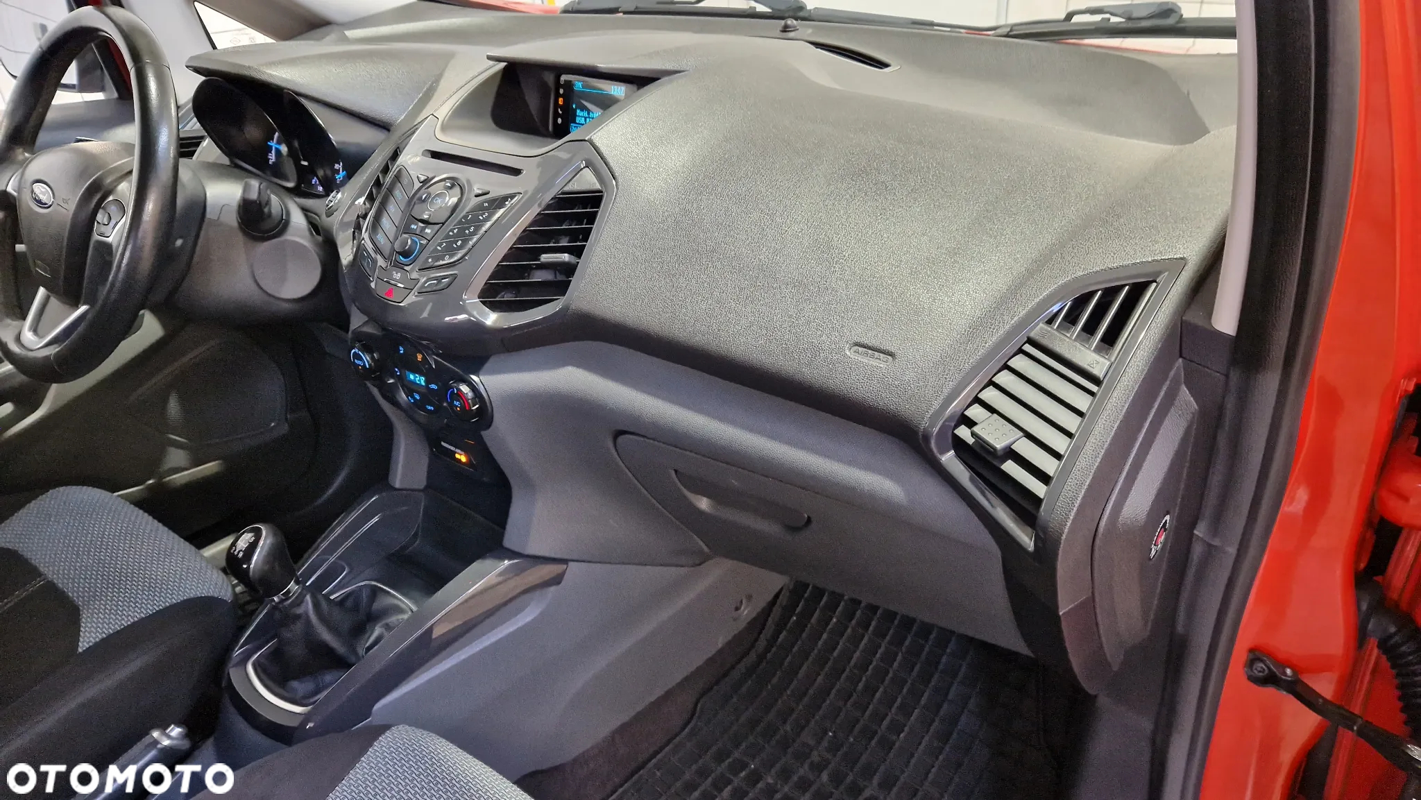 Ford EcoSport 1.0 EcoBoost TITANIUM - 18