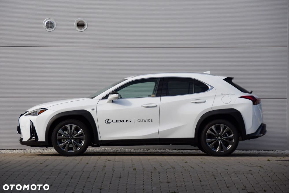 Lexus UX 300h F Sport Design - 8