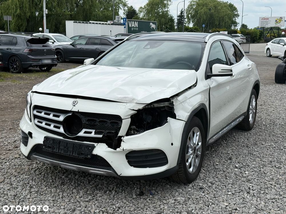 Mercedes-Benz GLA 250 7G-DCT AMG Line - 10