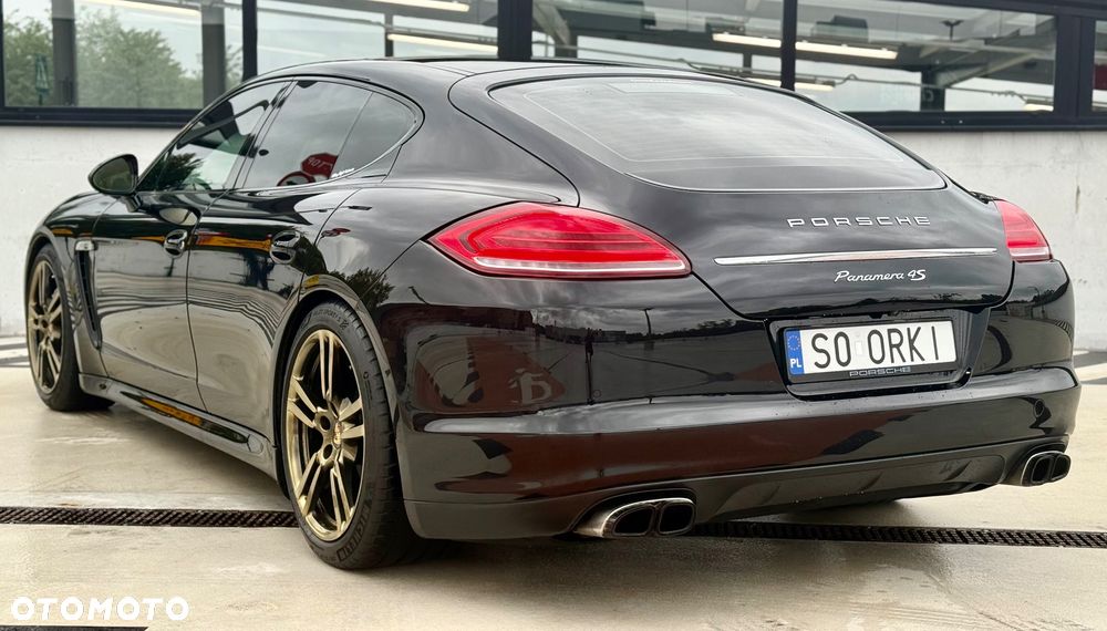 Porsche Panamera 4S - 15
