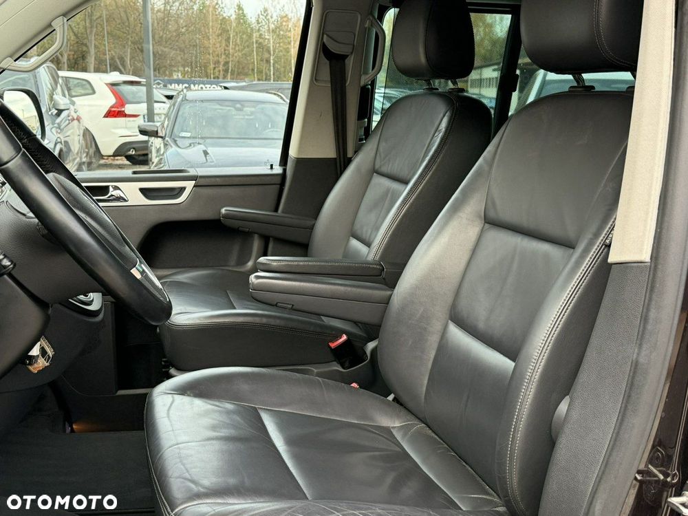 Volkswagen Multivan - 16