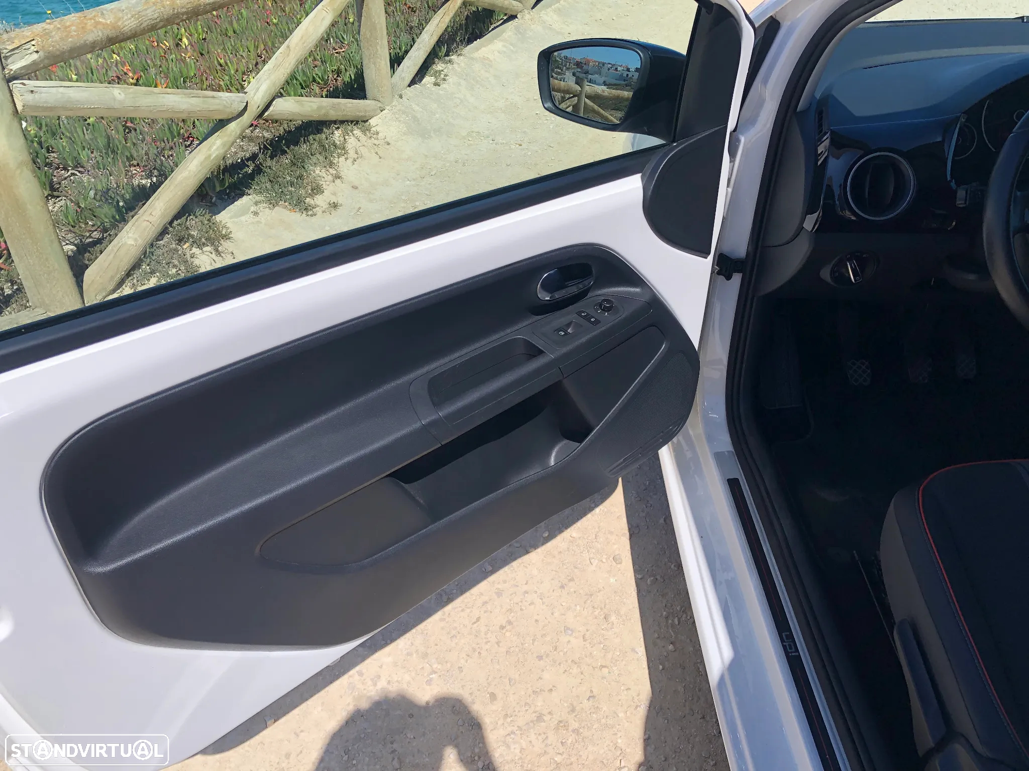 VW Up! 1.0 BlueMotion Groove - 11