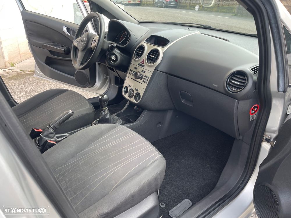 Opel Corsa 1.2 Cosmo - 9