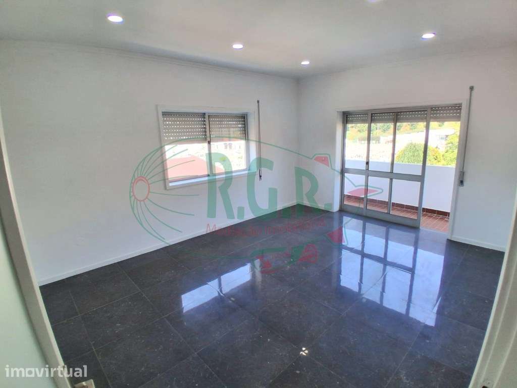 T3 com 3 Frentes | Vistas Desafogadas | Junto Pavilhão Fânzeres - Grande imagem: 5/24