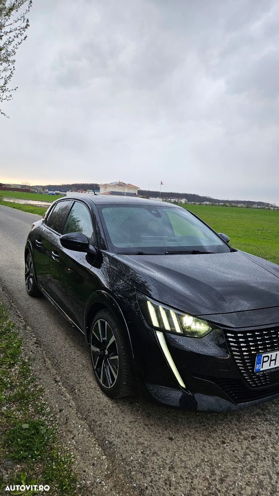 Peugeot 208 1.2 L PureTech STT EAT8 GT Line - 18