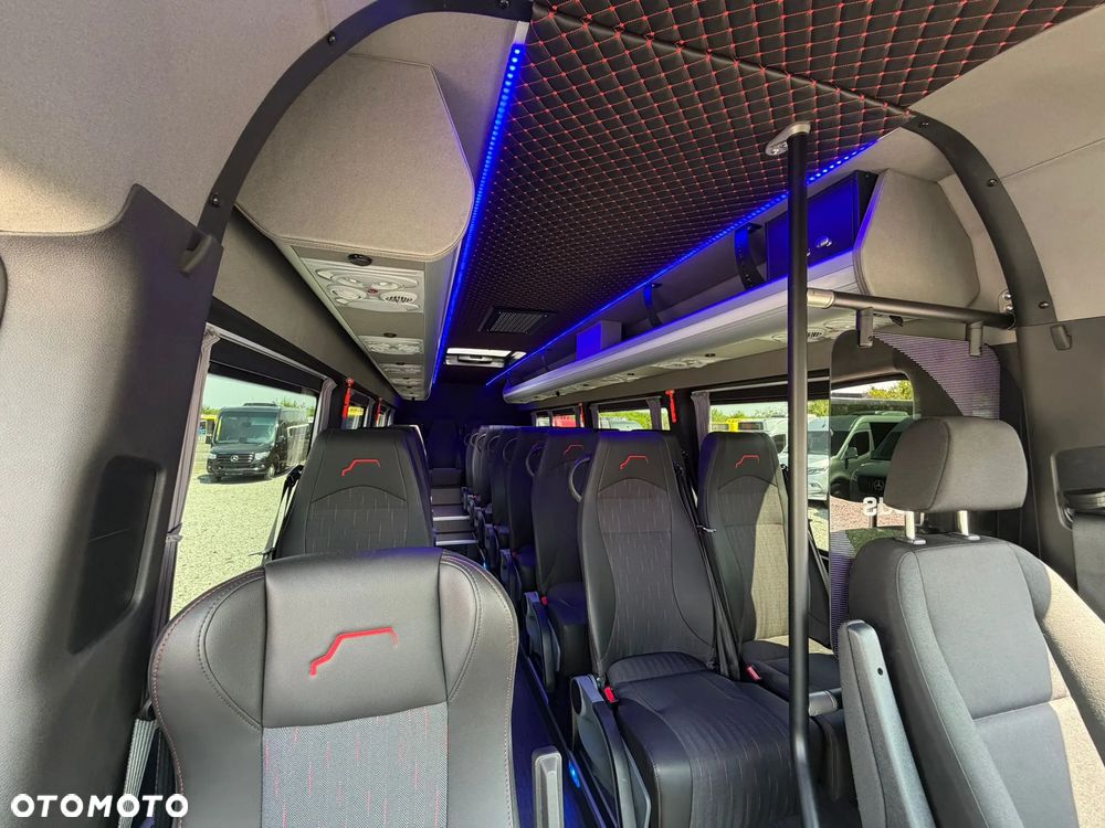 Mercedes-Benz Sprinter 519 - 21
