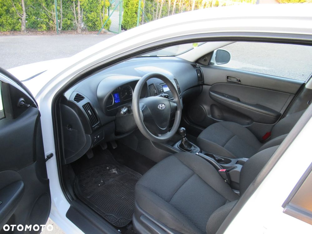 Hyundai i30 1.4 Base - 9