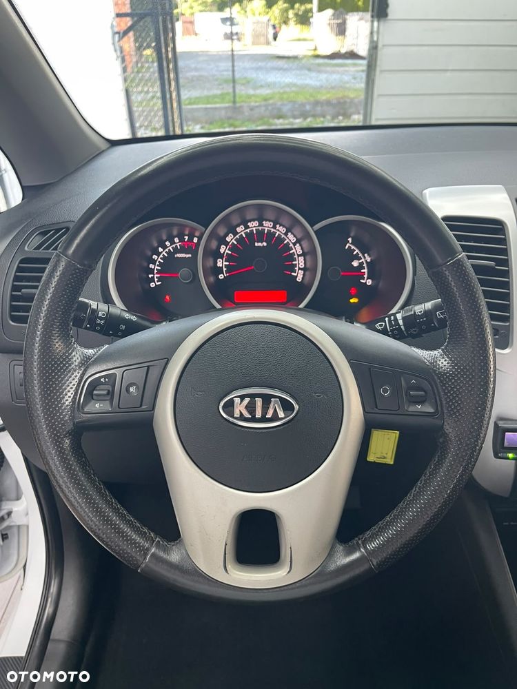 Kia Venga 1.4 L - 14