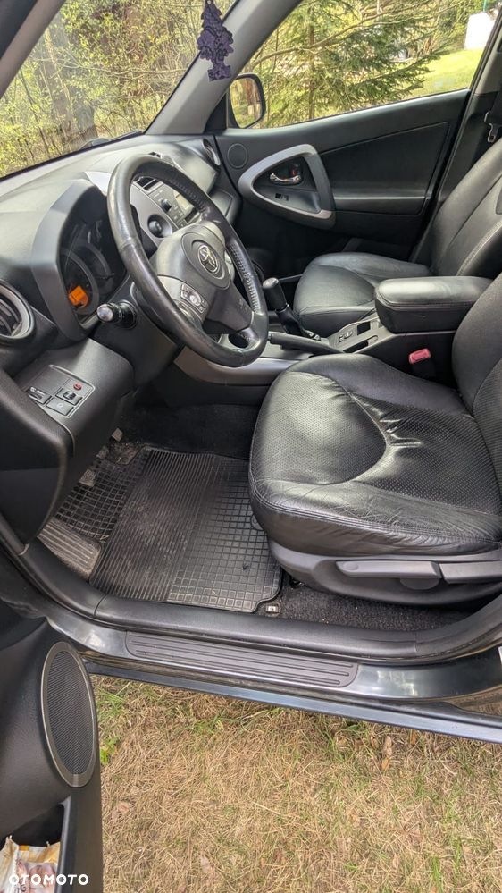 Toyota RAV4 - 18