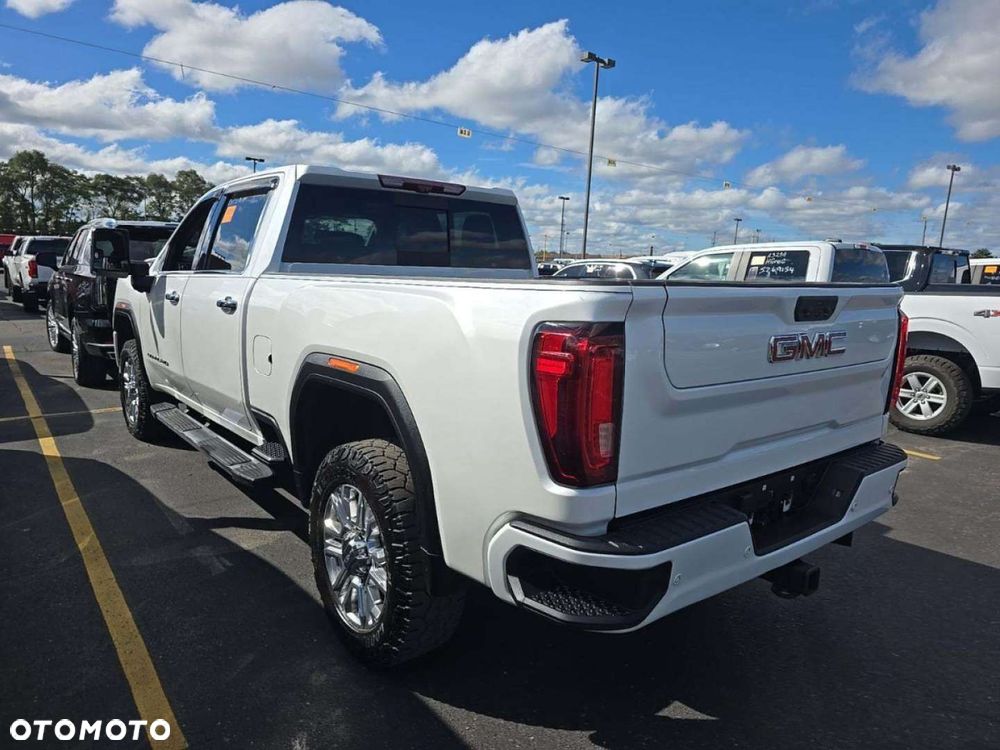 GMC Sierra - 4