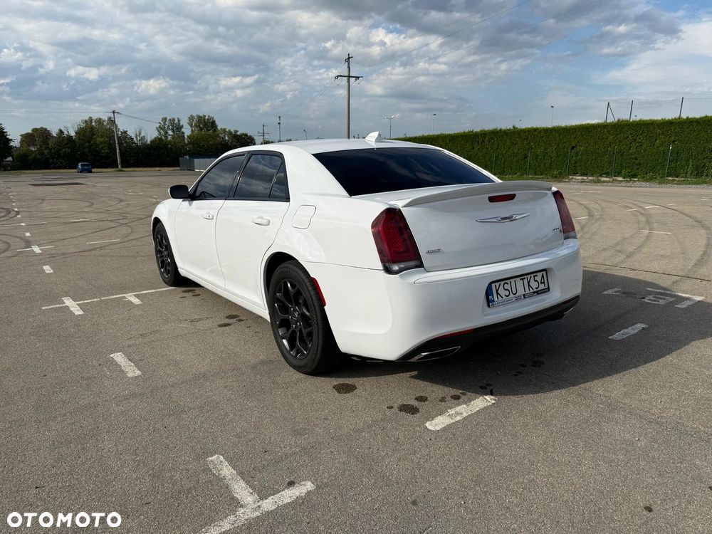 Chrysler 300s - 11