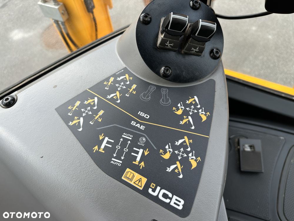 JCB 3CX PLUS AEC 300Mth Salon PL - 16