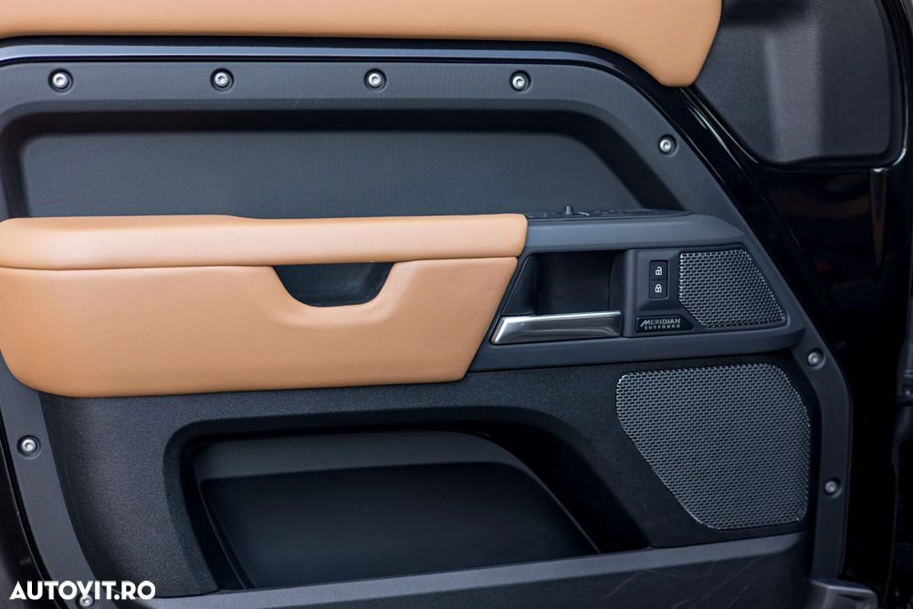 Land Rover Defender 110 3.0 P400 MHEV X - 20