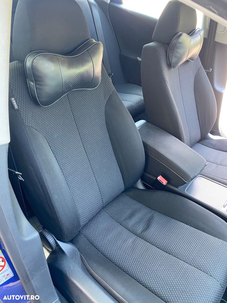 Volkswagen Passat 1.9 TDI DPF Trendline BlueMotion - 12